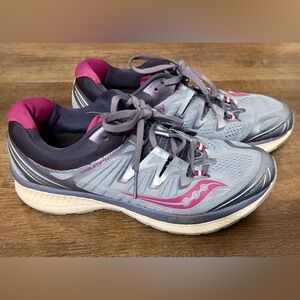Saucony Women's Athletic Shoes - Light Blue and Pink Sz 9 $20